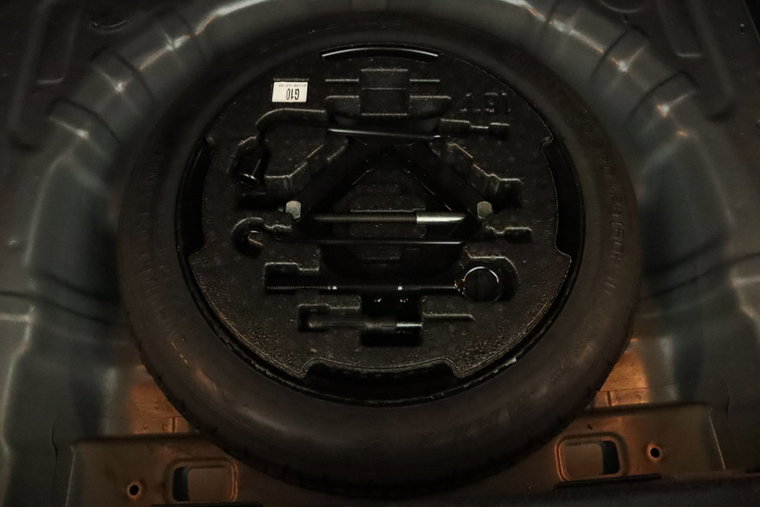Vehicle Image 38