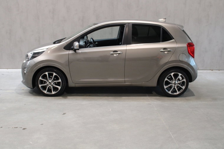 Vehicle Image 10