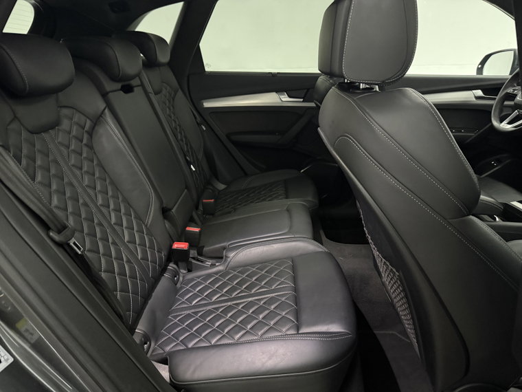 Vehicle Image 48
