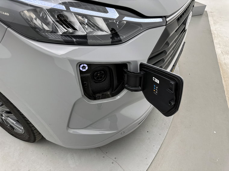 Vehicle Image 13