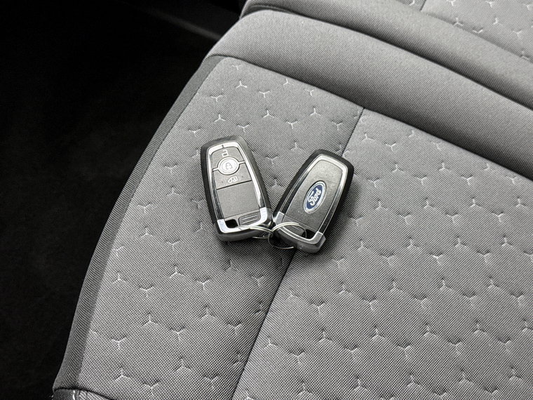 Vehicle Image 23