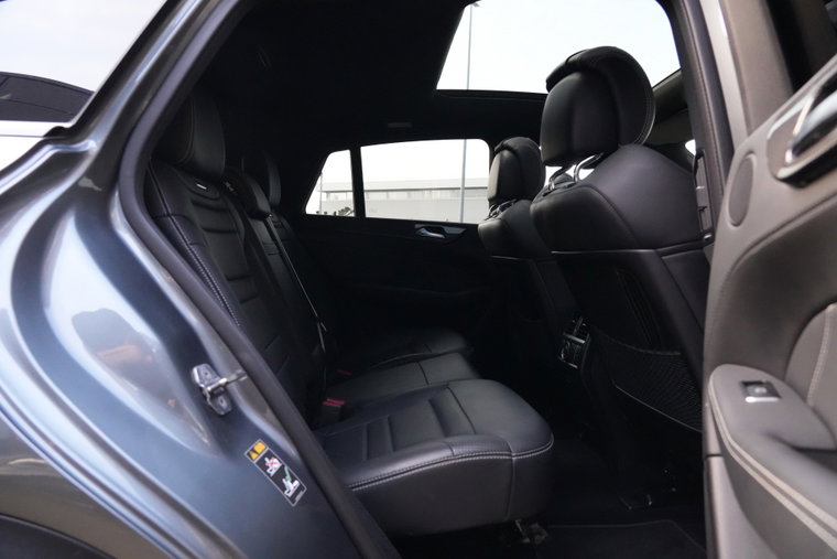 Vehicle Image 33