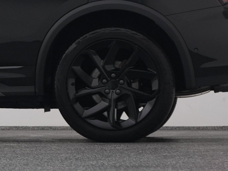 Vehicle Image 40