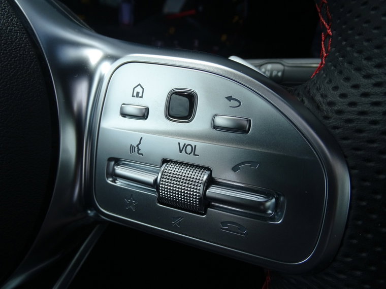 Vehicle Image 38