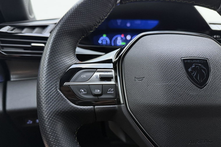 Vehicle Image 33