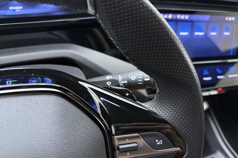 Vehicle Image 35