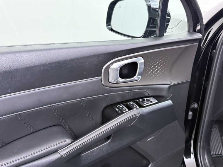 Vehicle Image 38