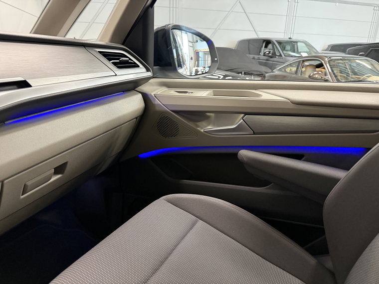 Vehicle Image 36