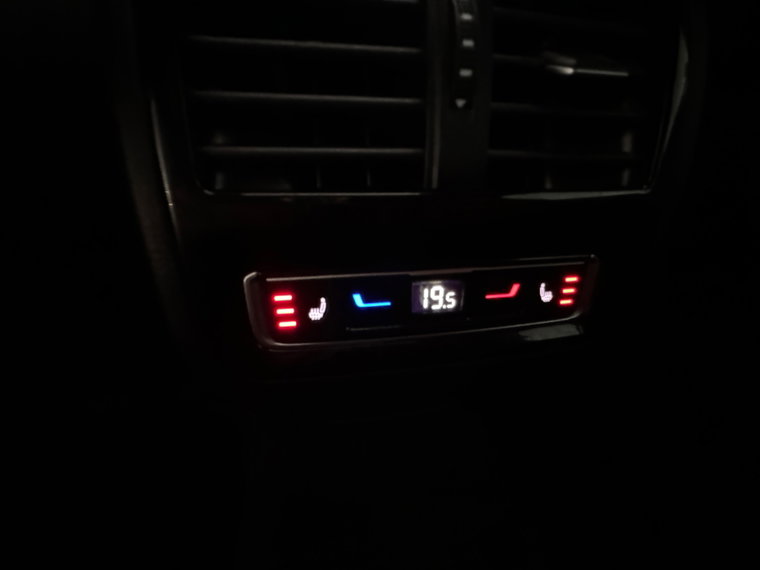 Vehicle Image 28