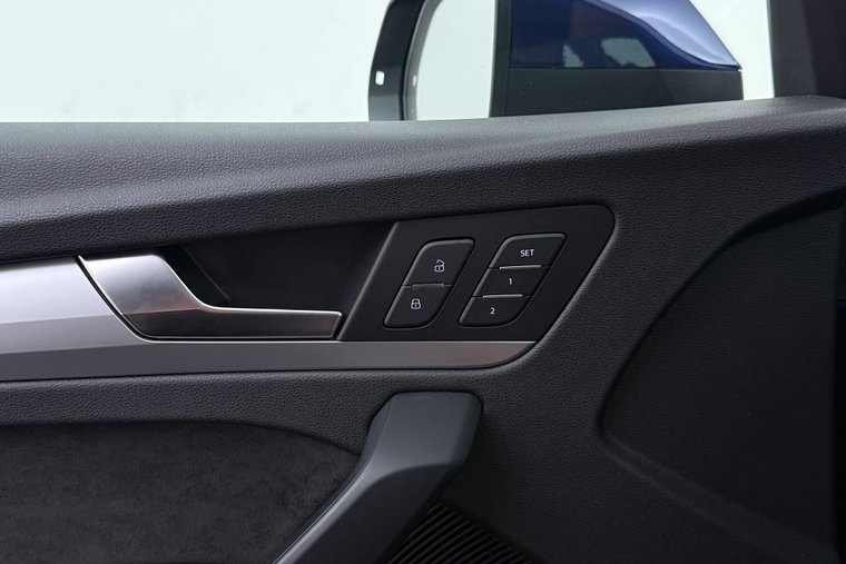 Vehicle Image 42