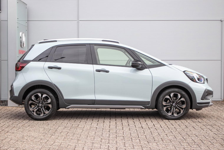 Vehicle Image 12