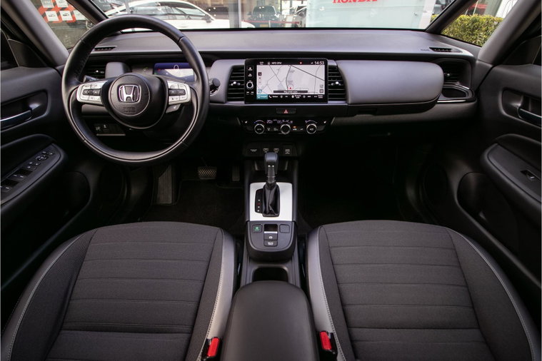 Vehicle Image 16