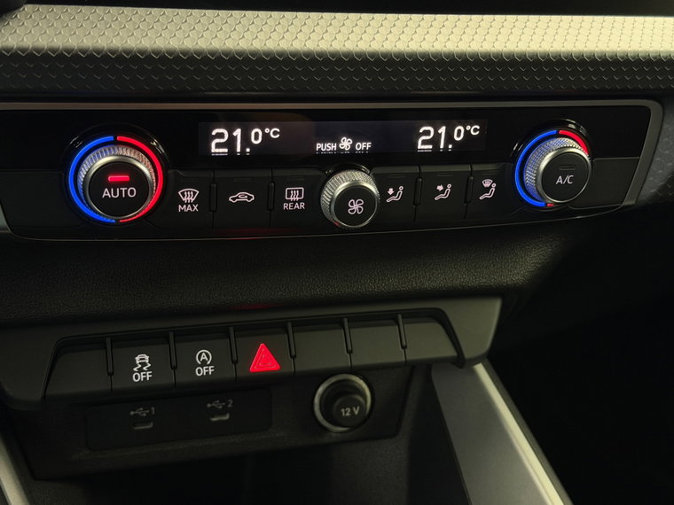 Vehicle Image 28
