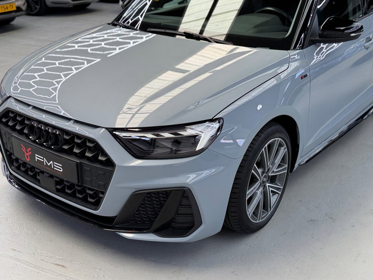 Vehicle Image 30