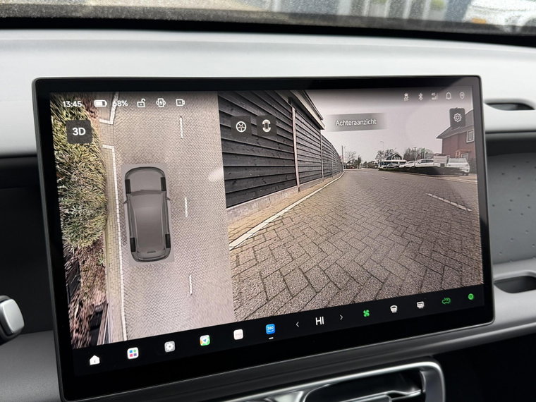 Vehicle Image 25