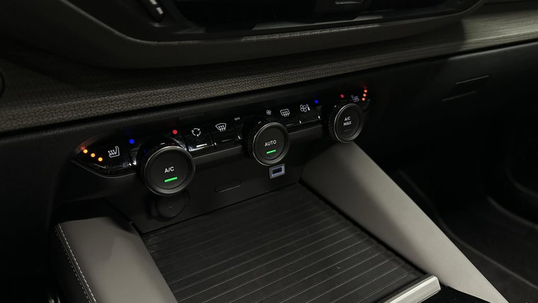 Vehicle Image 51