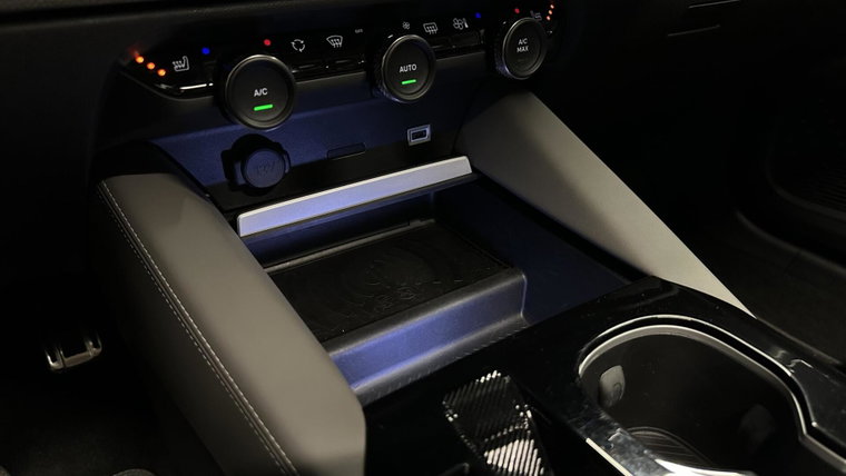 Vehicle Image 52