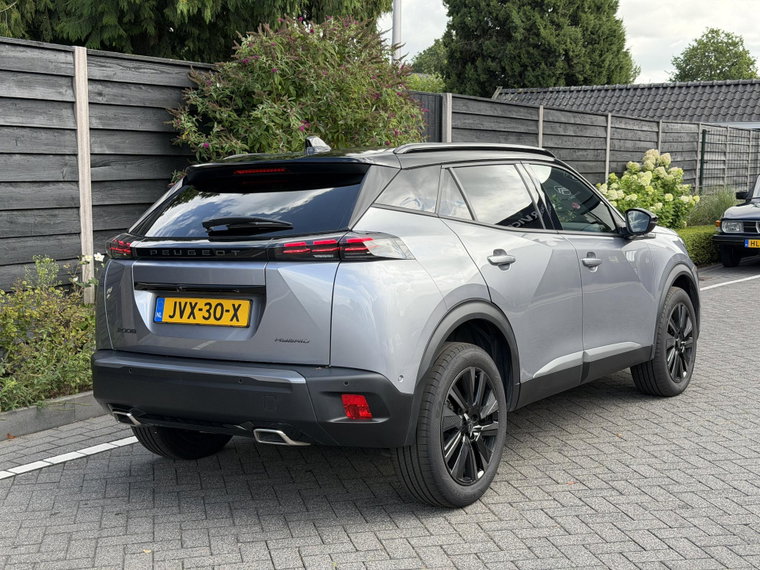 Vehicle Image 10