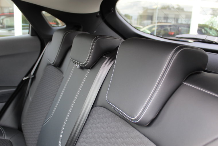 Vehicle Image 30