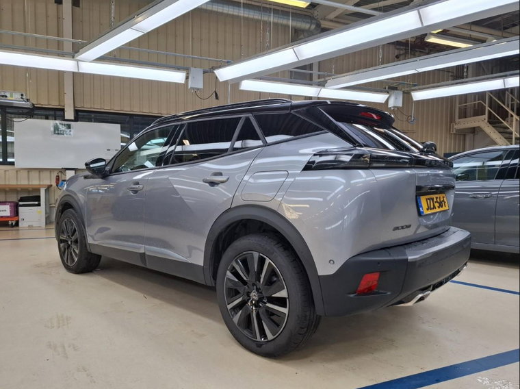 Vehicle Image 3