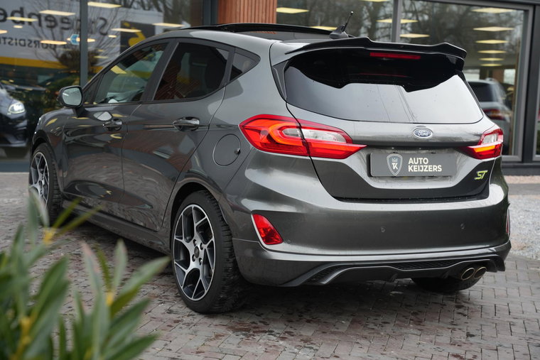 Vehicle Image 38