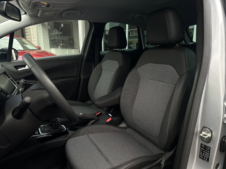 Vehicle Image 17