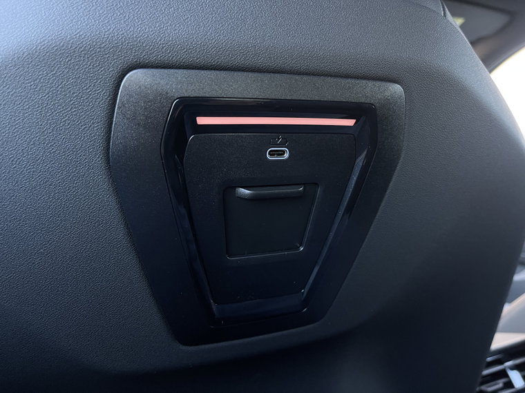 Vehicle Image 38