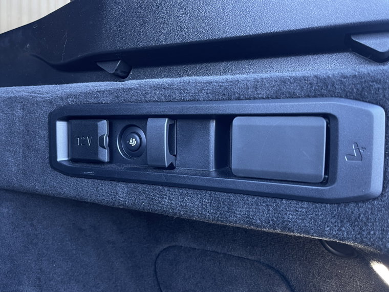 Vehicle Image 40