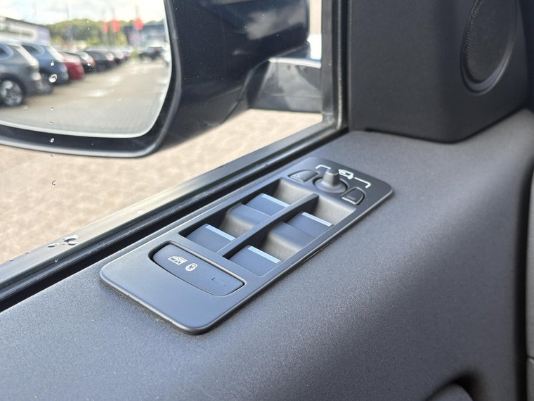 Vehicle Image 28