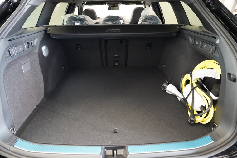 Vehicle Image 32