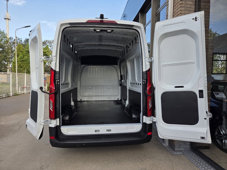 Vehicle Image 36