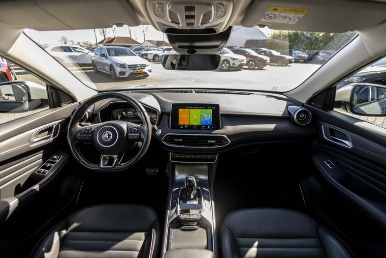 Vehicle Image 6