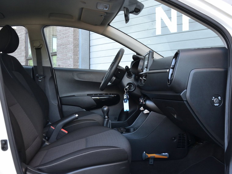 Vehicle Image 10