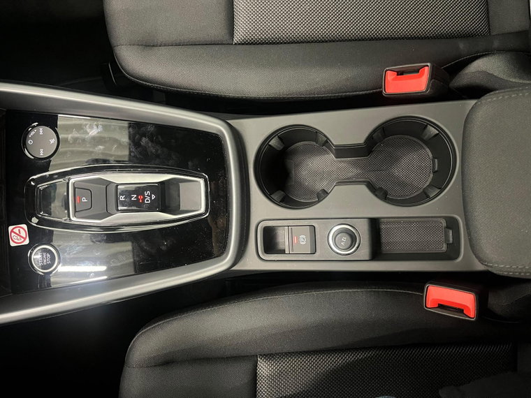 Vehicle Image 28