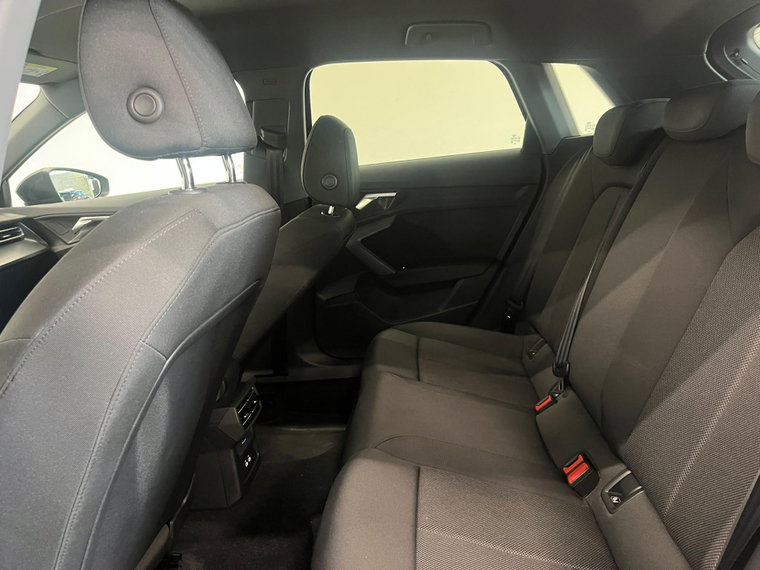 Vehicle Image 31