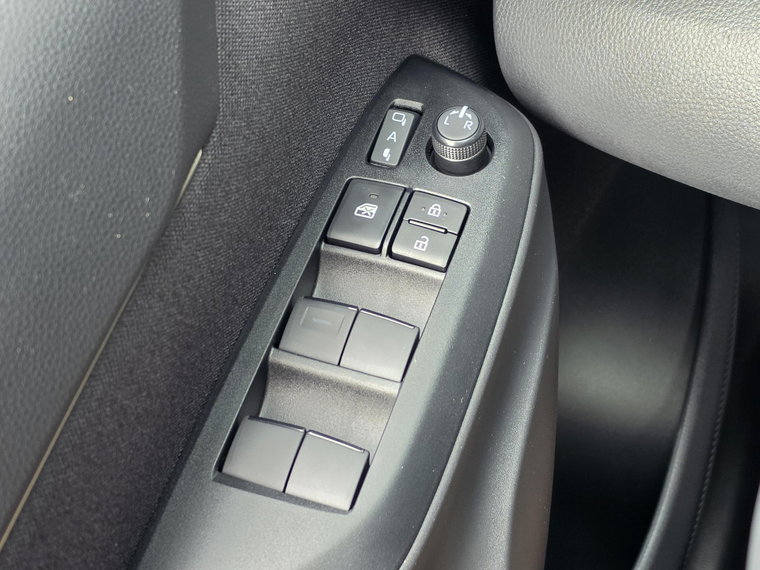Vehicle Image 24