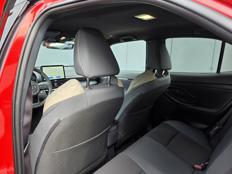 Vehicle Image 10