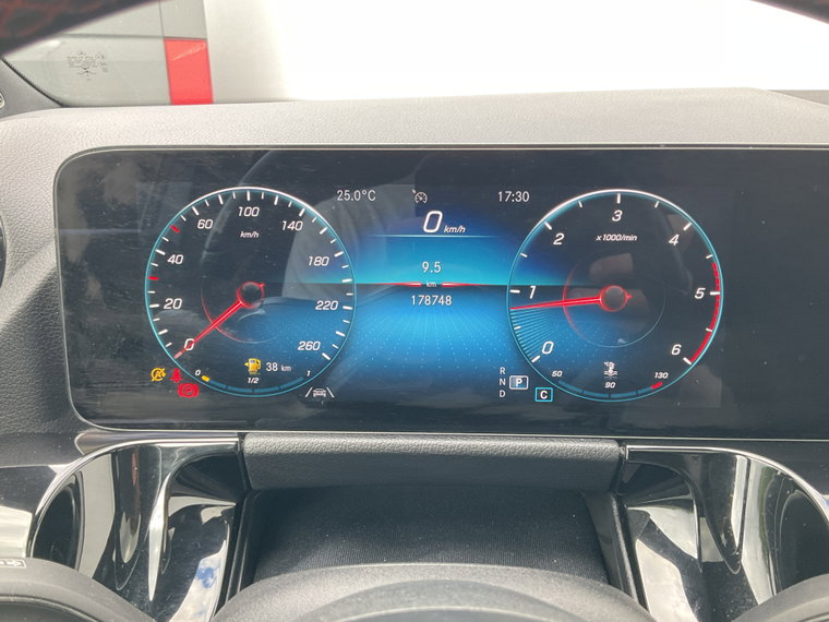 Vehicle Image 22