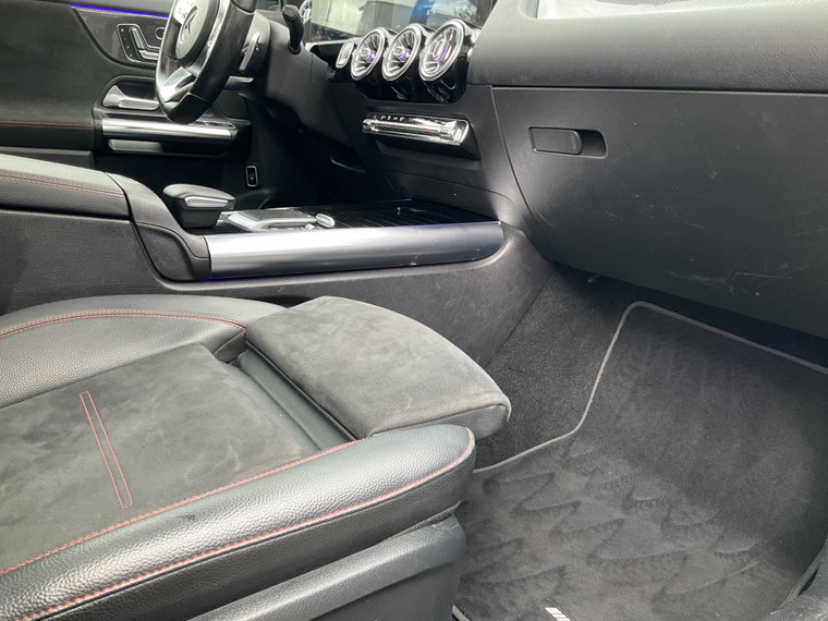 Vehicle Image 37
