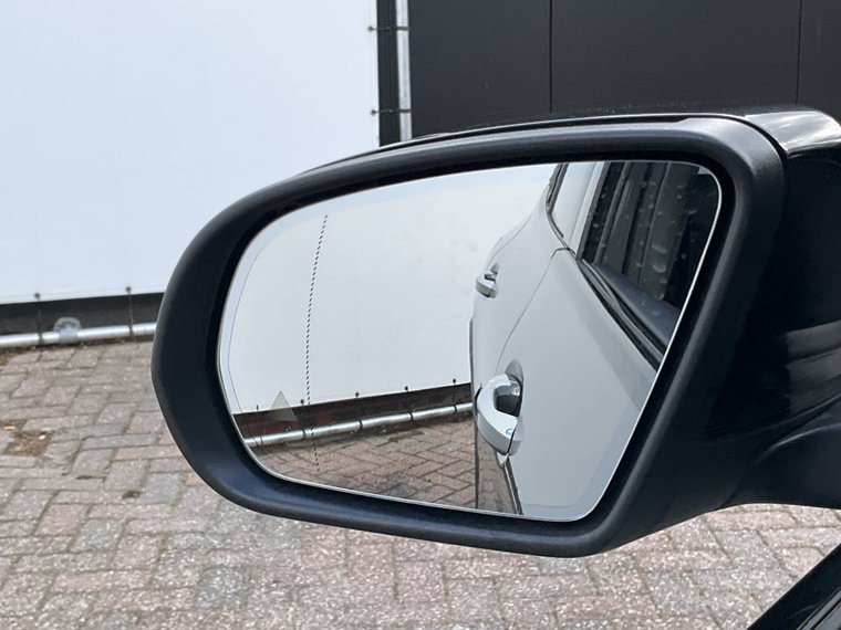 Vehicle Image 40