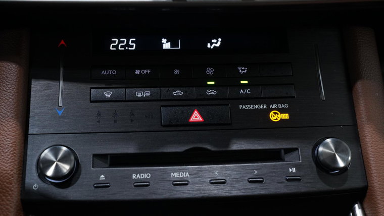 Vehicle Image 30