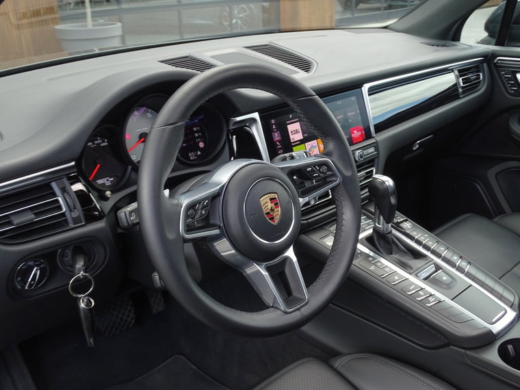 Vehicle Image 15