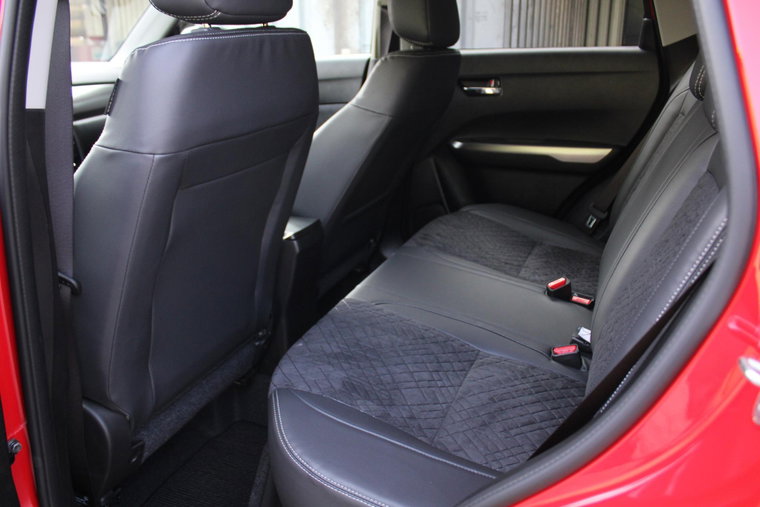 Vehicle Image 12