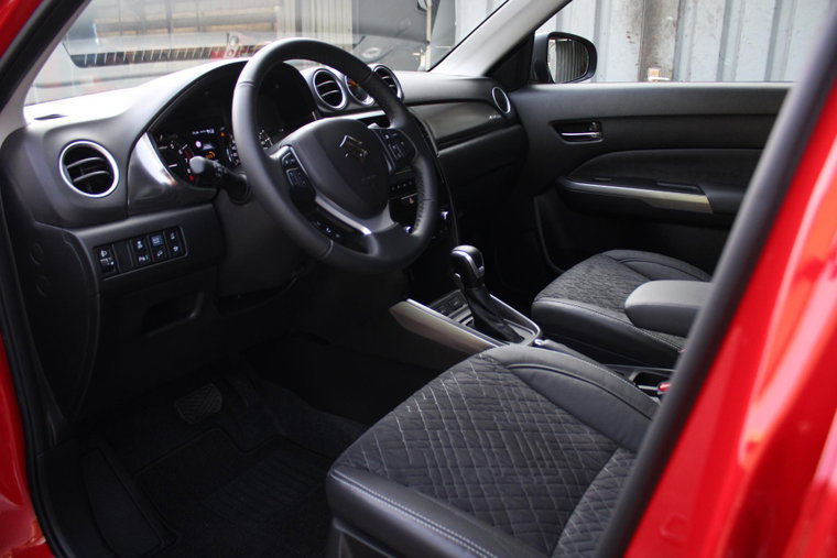 Vehicle Image 9