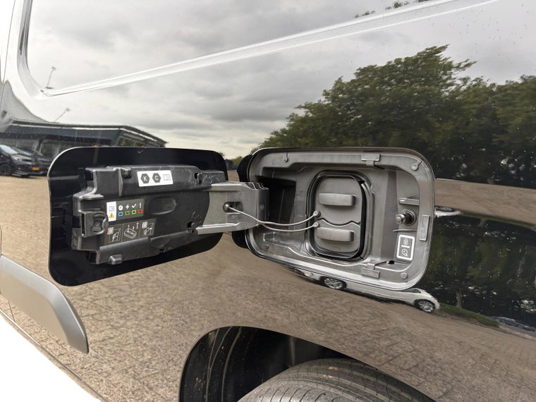 Vehicle Image 13