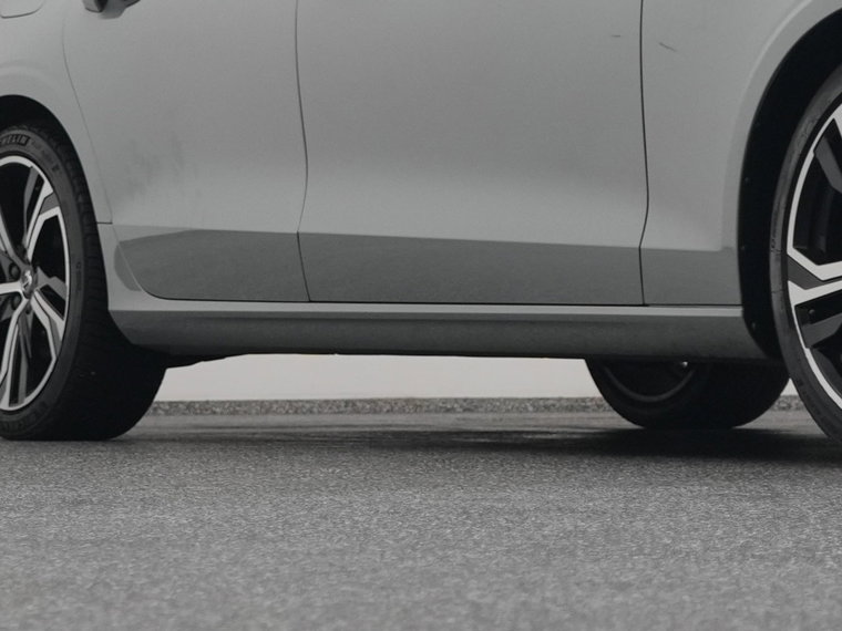 Vehicle Image 38
