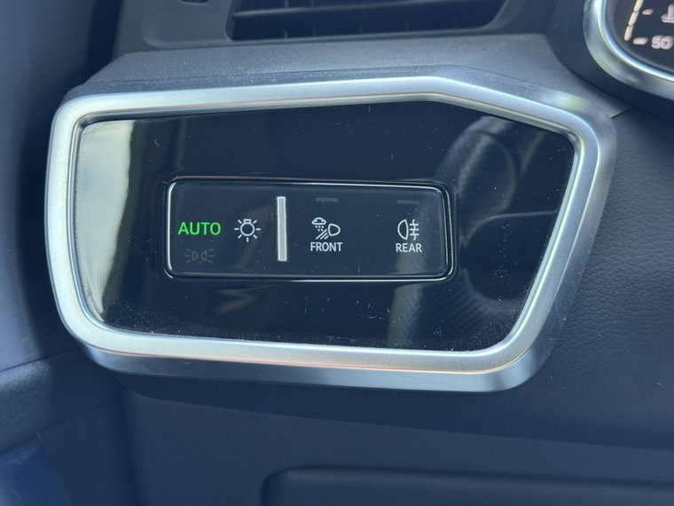 Vehicle Image 17