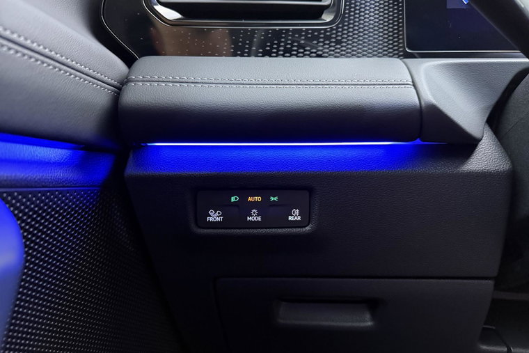 Vehicle Image 22