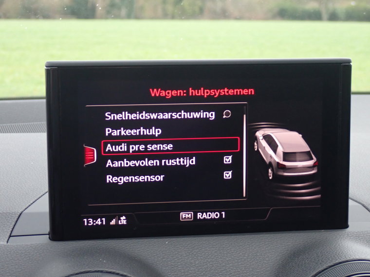 Vehicle Image 23