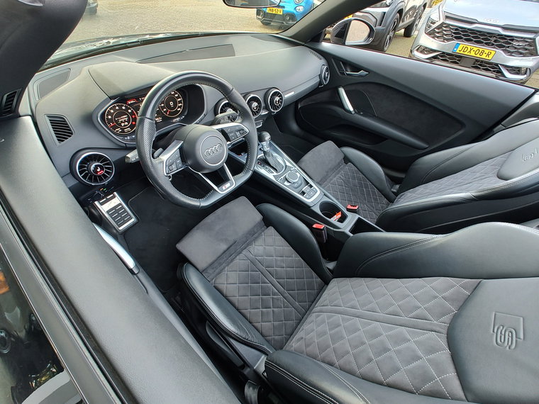 Vehicle Image 14
